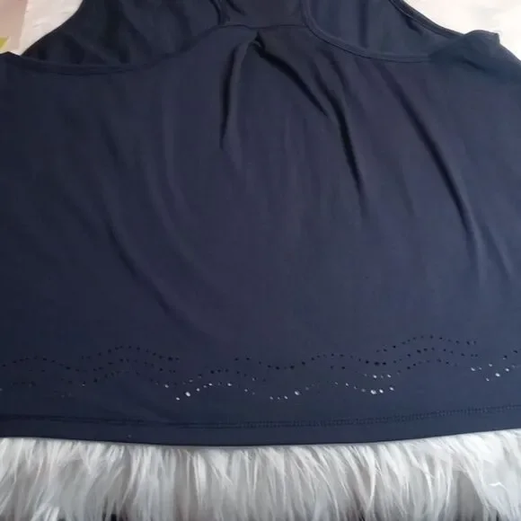 All in motion tank top
M - Picture 3 of 3